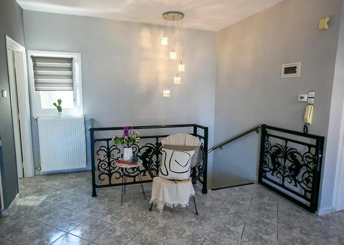 Bay Maisonette