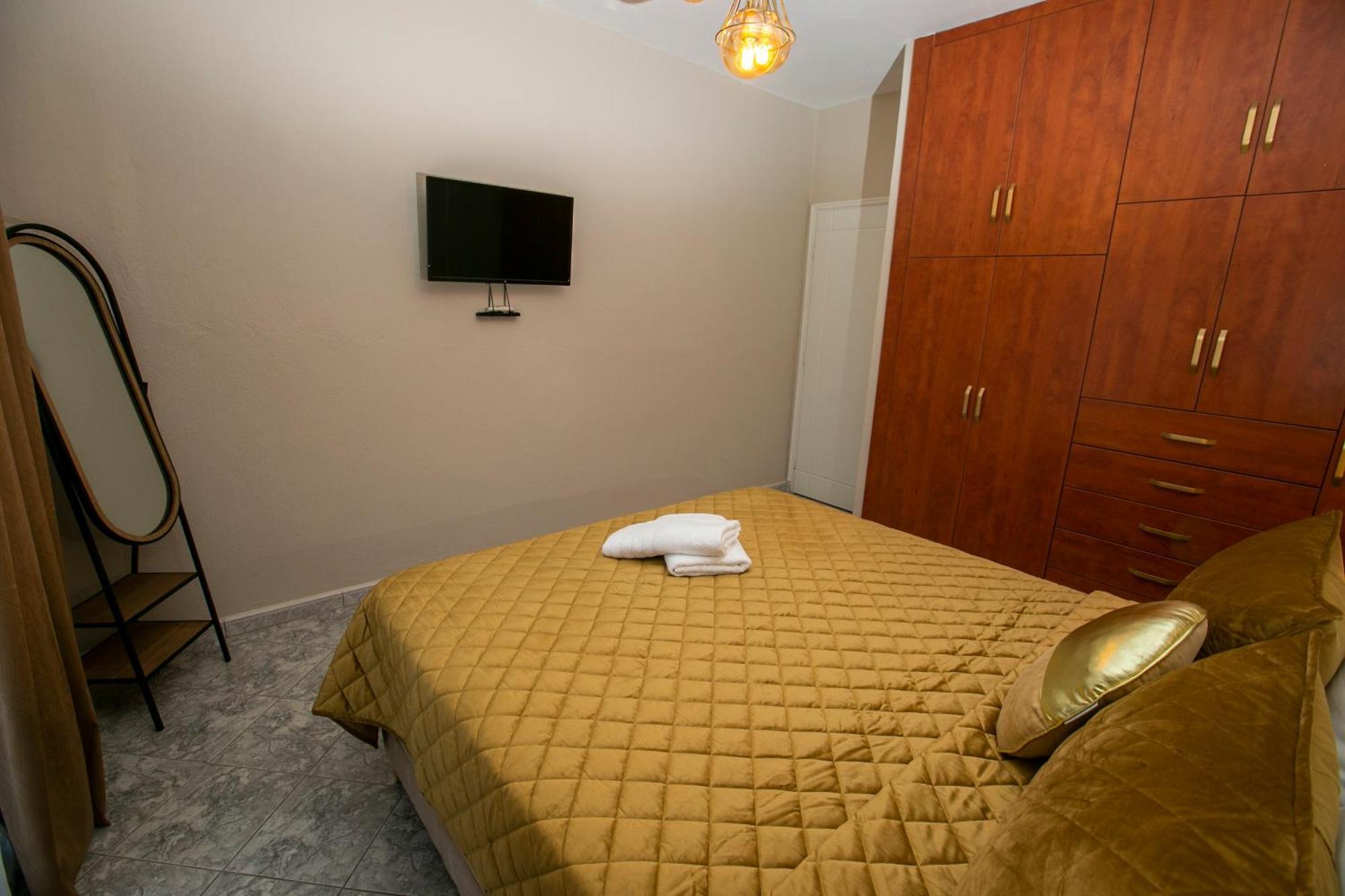 Bay Maisonette *