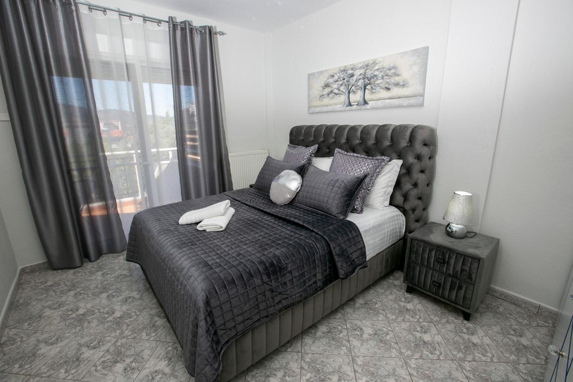 Bay Maisonette